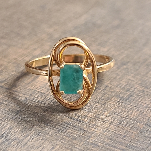 Emeral cut emerald ring 10kt gold - Picture 9 of 9